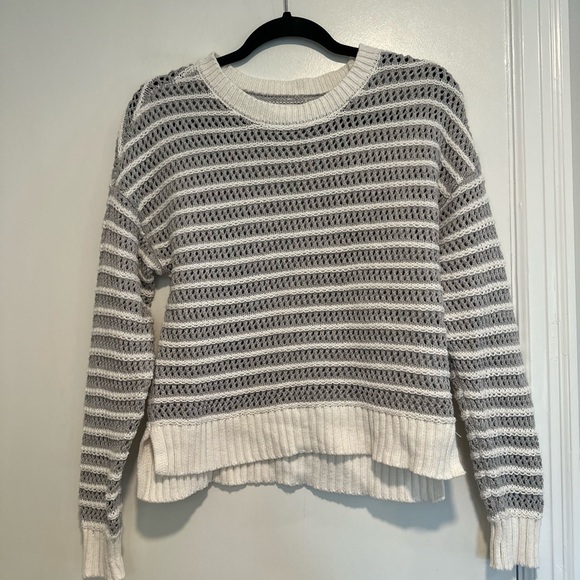 Aeropostale Women’s Sz: XS Striped Open-Knit Crew Neck. Basic Preppy Sweater. - Picture 1 of 11